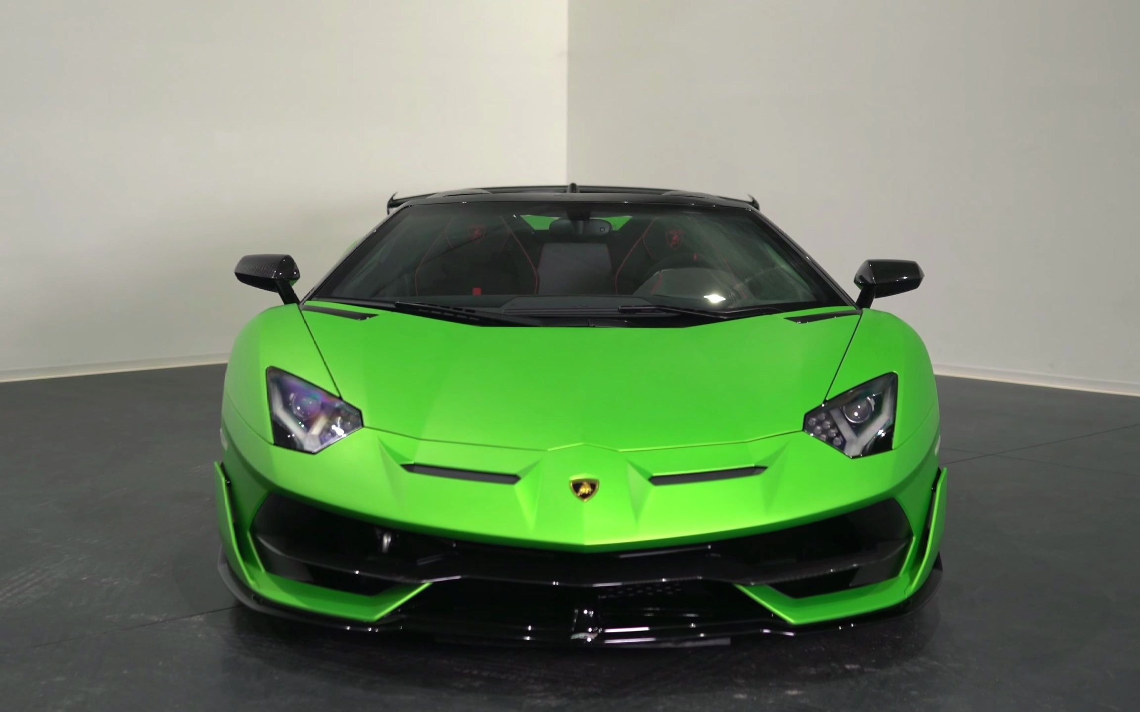 百聽不厭!2021蘭博基尼aventador svj的排氣聲浪