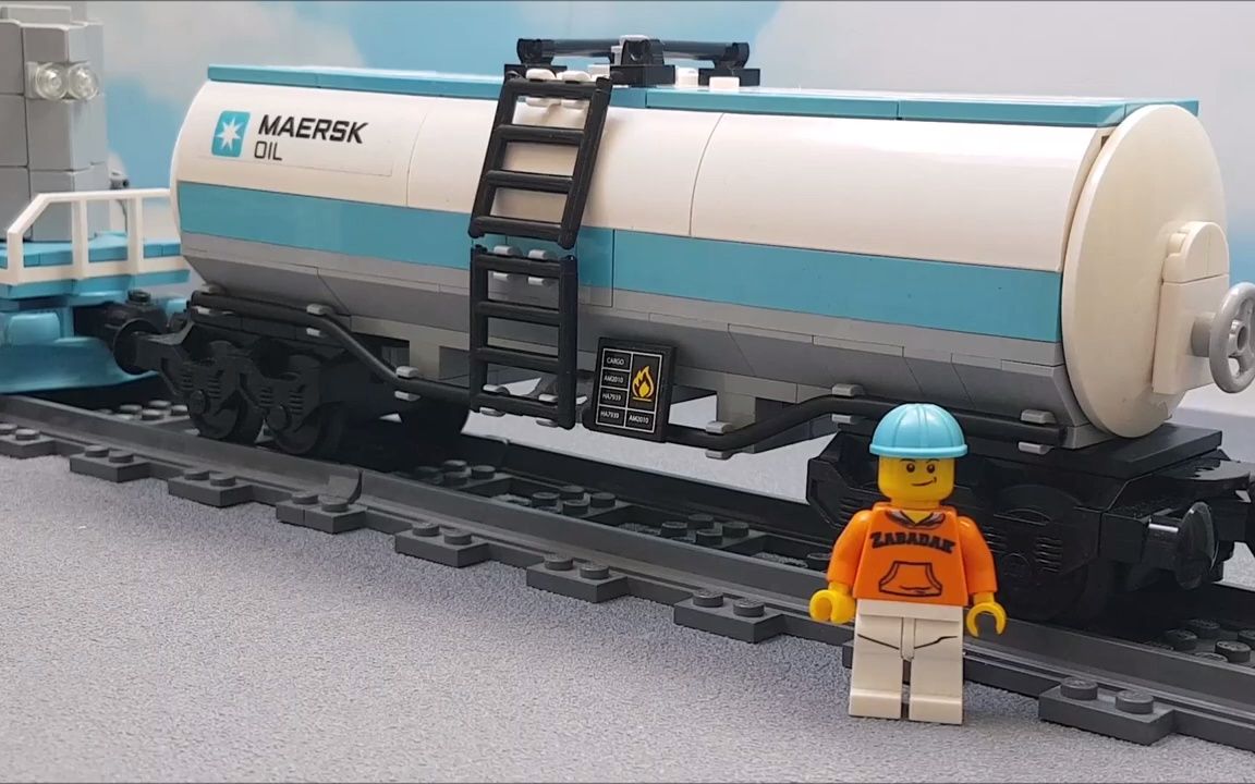 A custom Lego Maersk oil train wagon【乐高马士基罐车】哔哩哔哩bilibili