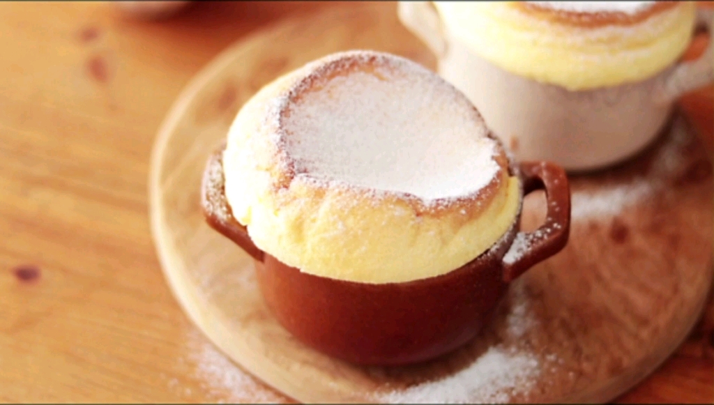 酸奶舒芙蕾,奶香四溢,口感轻盈