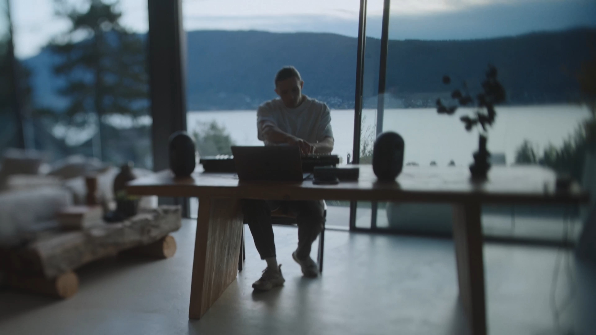 【petit biscuit】you dont ignore (midnight version) (lyrics)