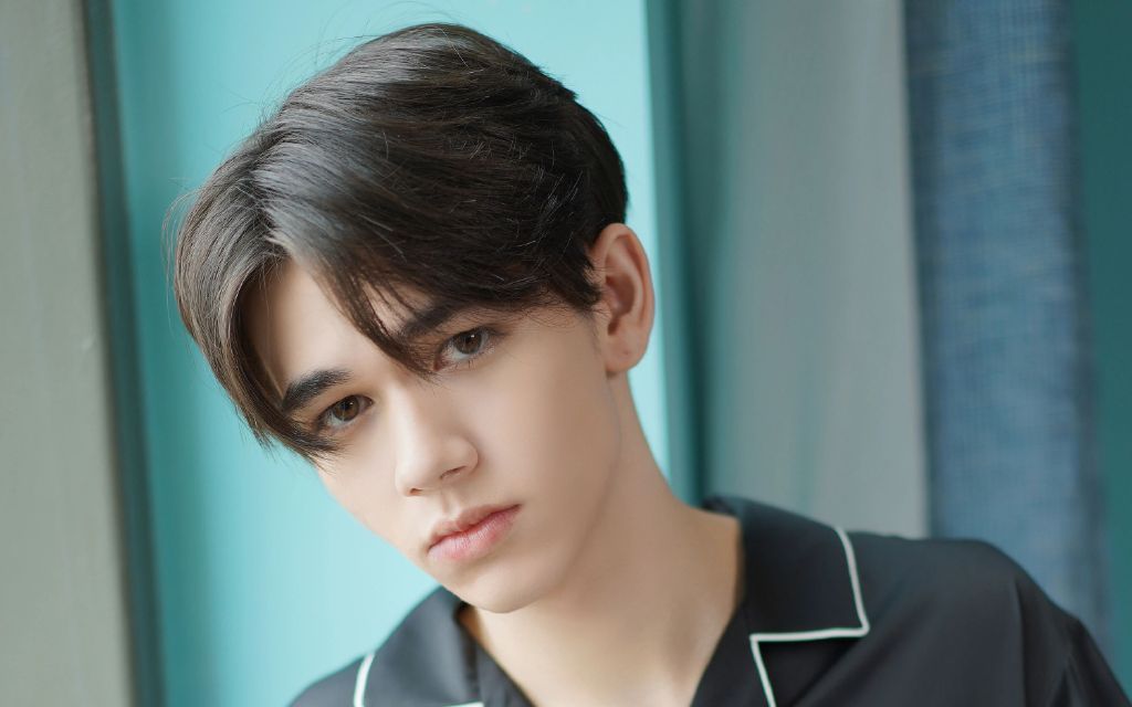 庆怜 庆怜caelan 庆怜坐车离岛