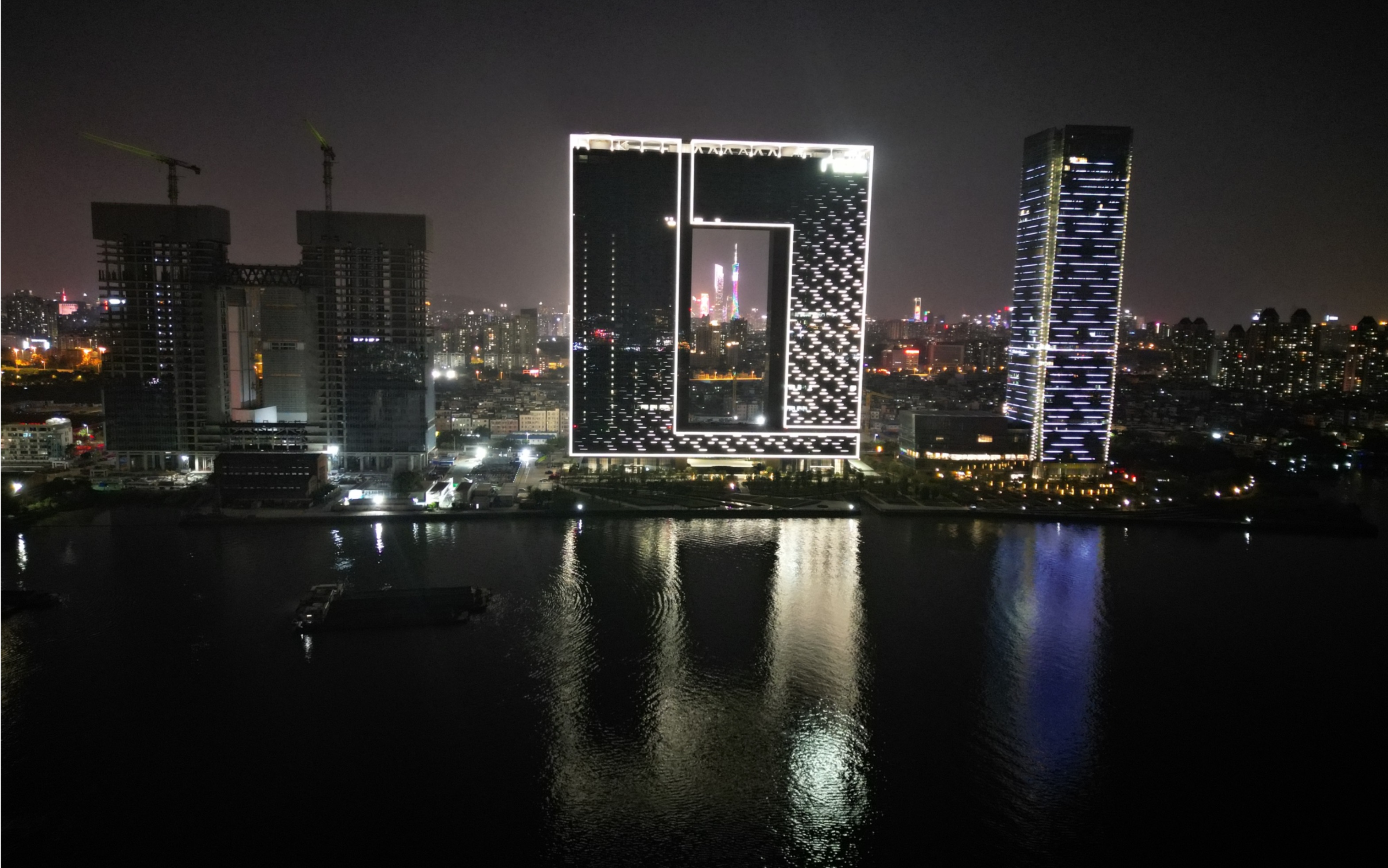 用刚买的mini3pro夜拍广州之窗