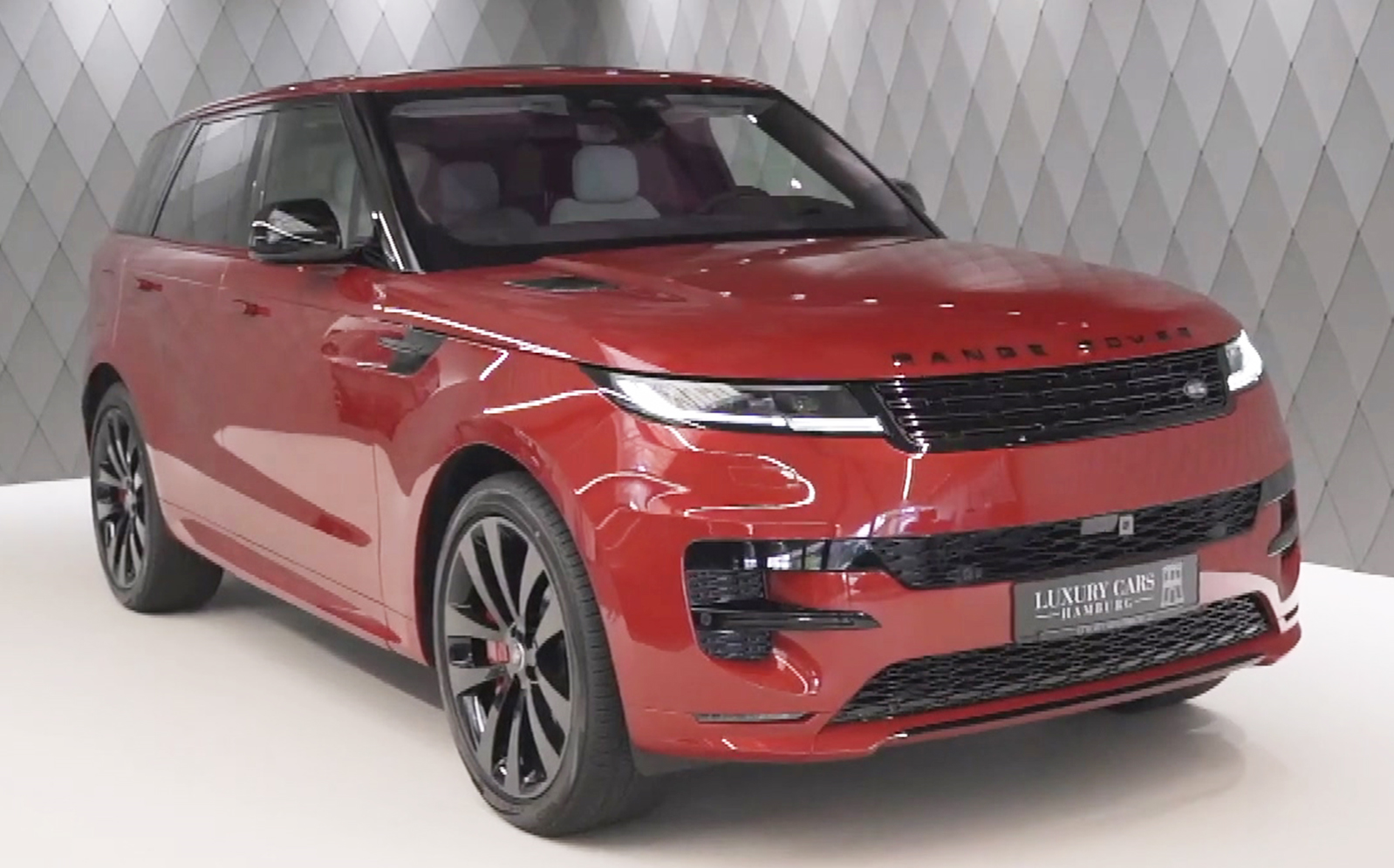 【luxurycarshamburg】门店实拍 路虎揽胜运动 dynamic se 佛罗伦萨红