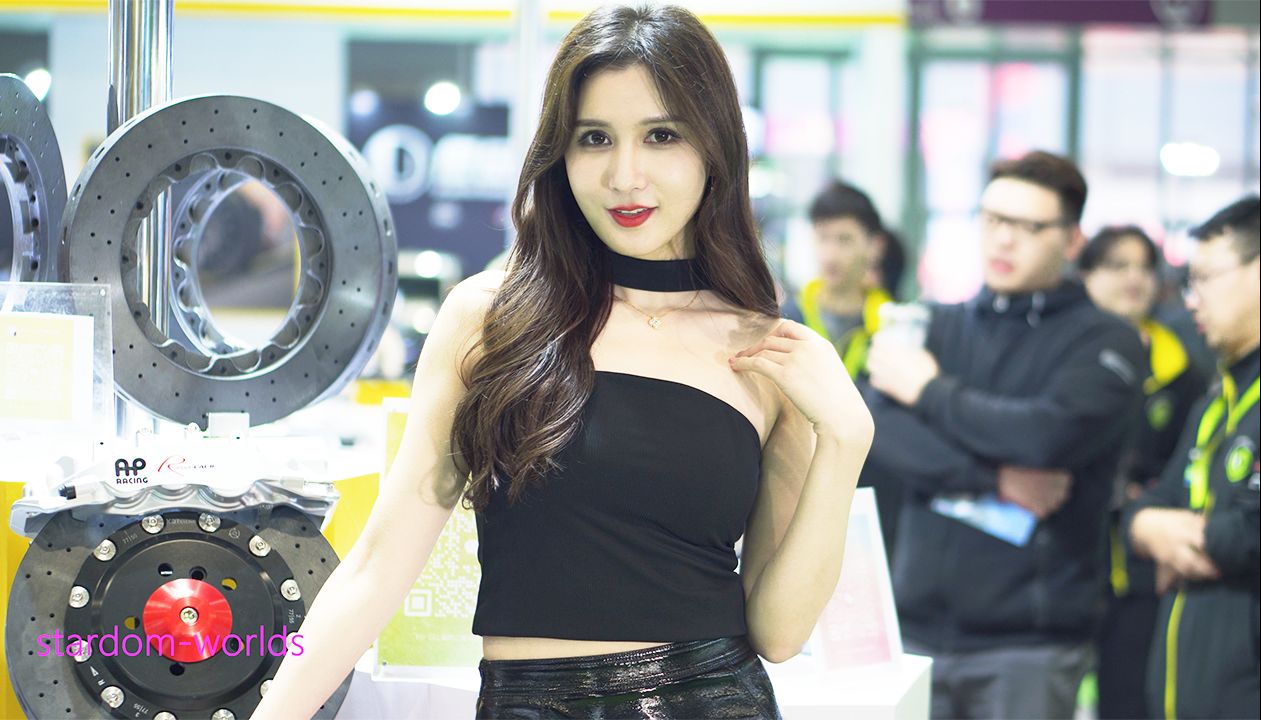 2024深圳改装车展 那些车展模特 美女车模 23