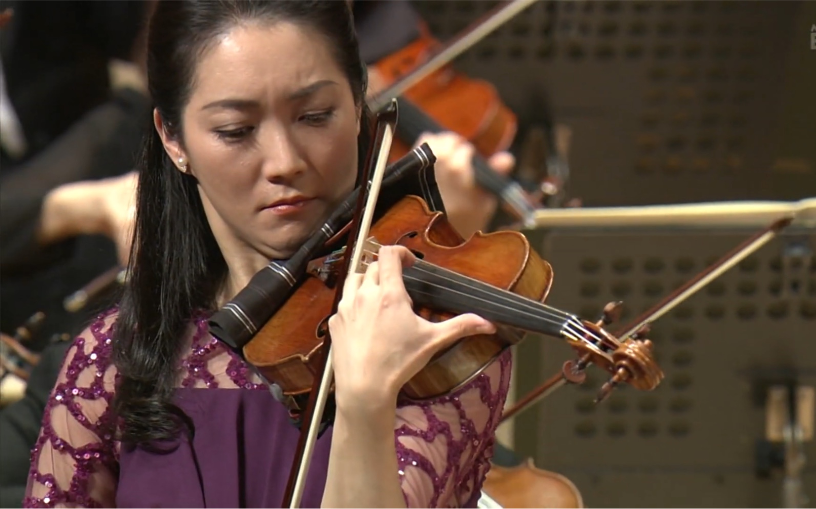 [图]诹访内晶子 & 肖斯塔科维奇-升c小调第二小提琴协奏曲 Shostakovich:Violin Concerto No.2/Akiko Suwanai 2013