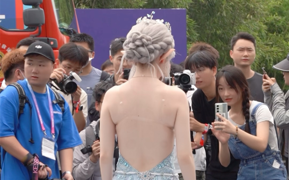 【漫展保安老王】up主探索中,欢迎收看求三连!