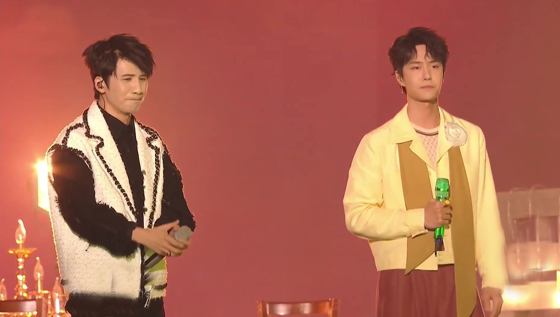 被王一博大张伟戳到,跨年合唱似告别《天天向上》,台下汪涵哭了擦泪不