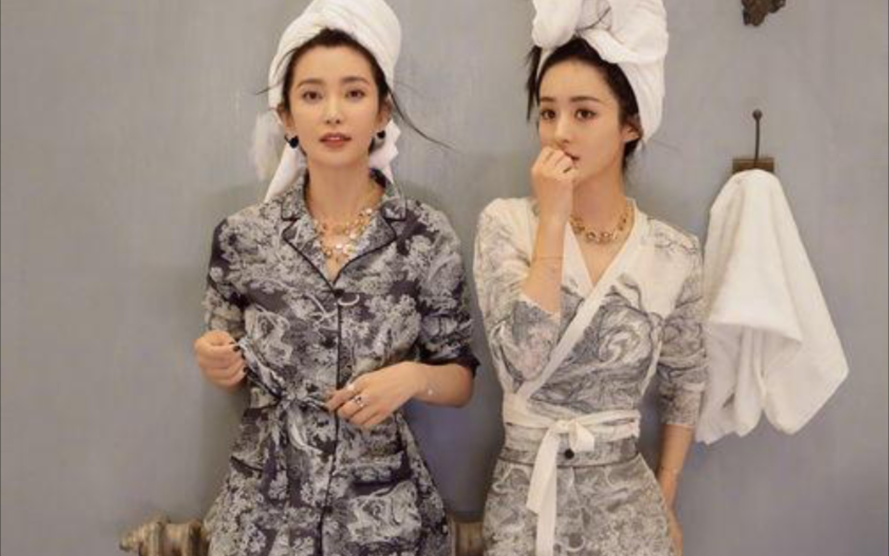 离婚后的赵丽颖和李冰冰合体拍杂志被网友神吐槽