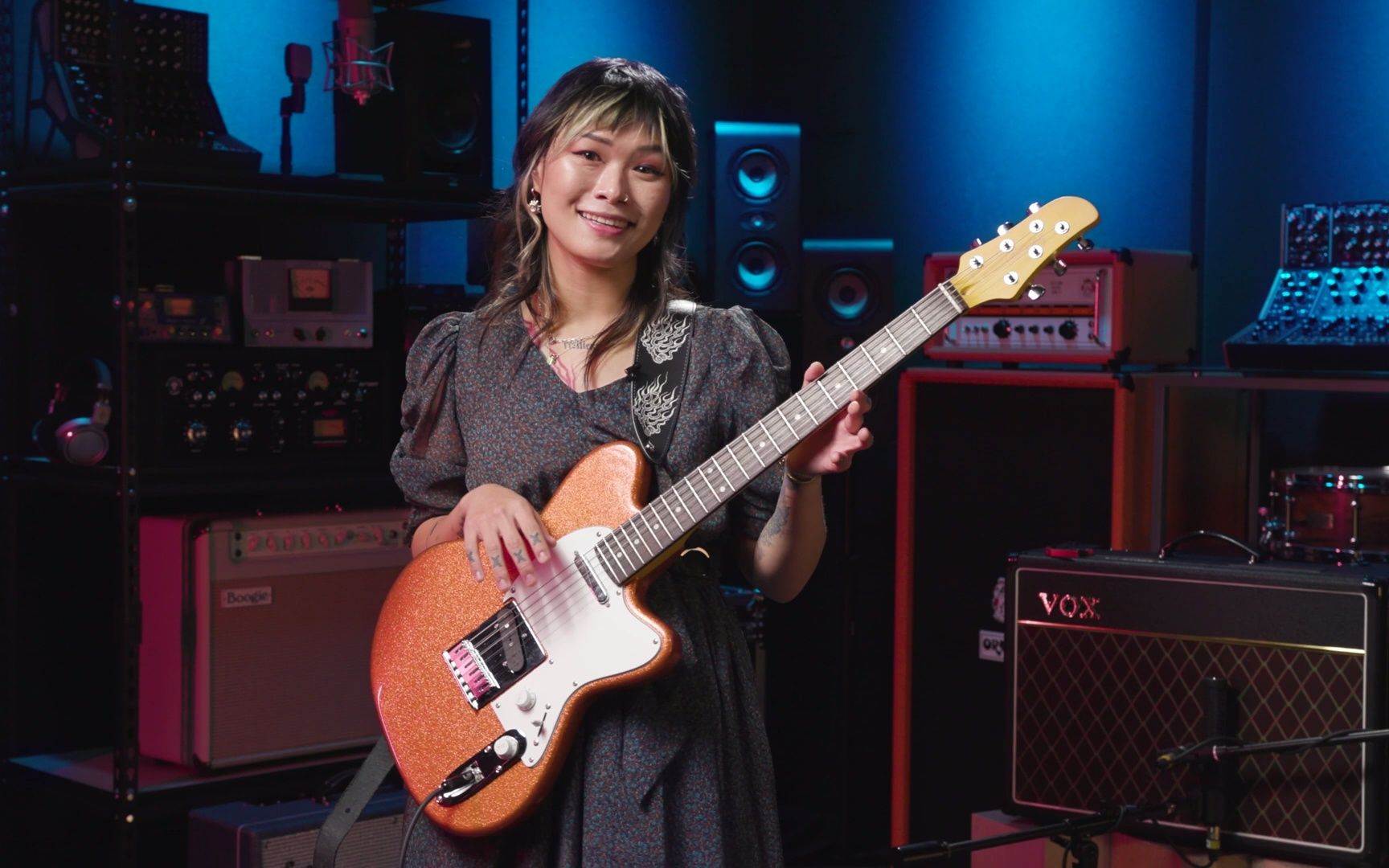 【境界乐器搬运】yvette young demos her signature ibanez electric