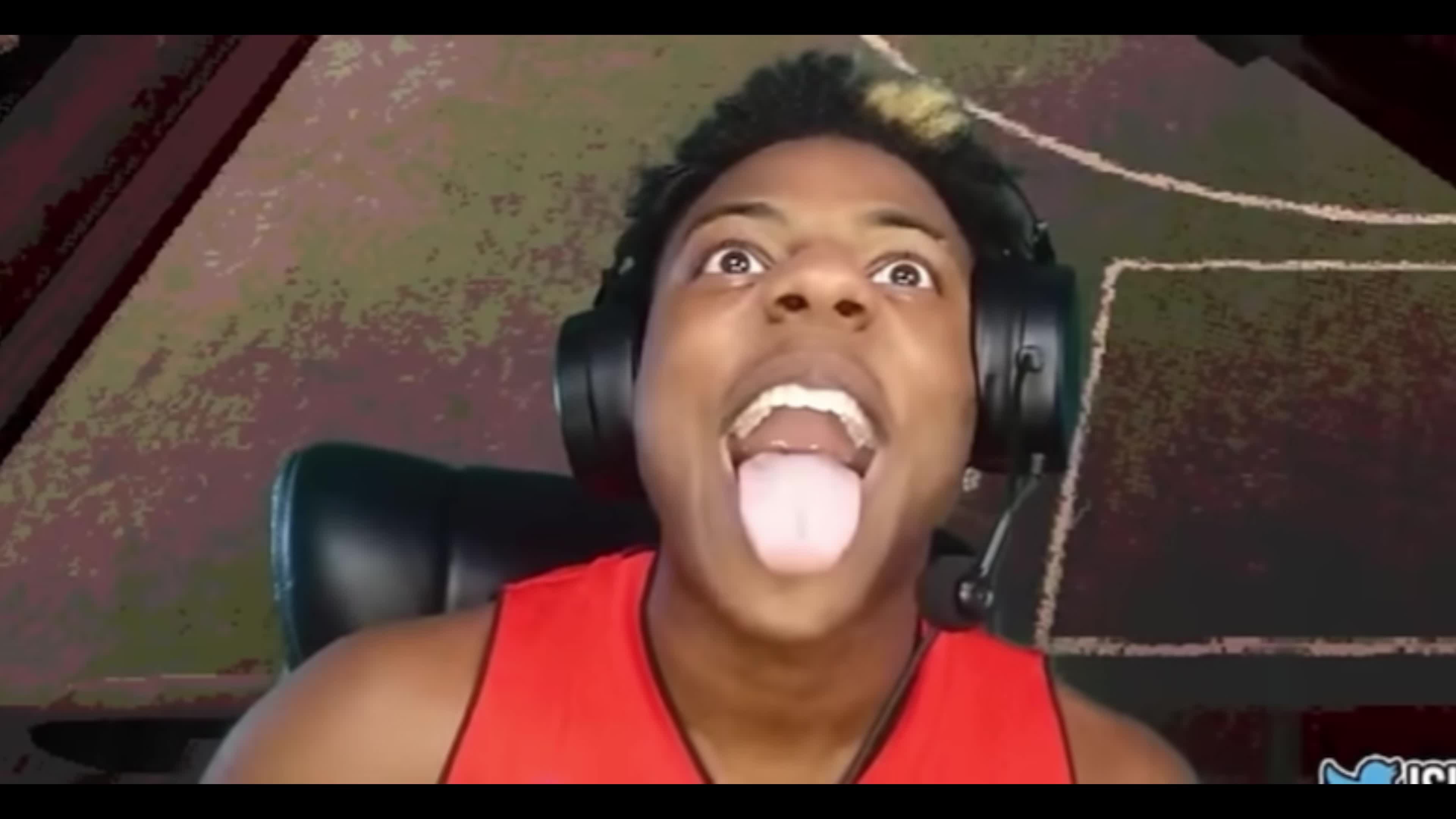 甲亢哥玩恶魔轮盘,想要翻身把主人做,却惨遭白皮恶魔gang gang了