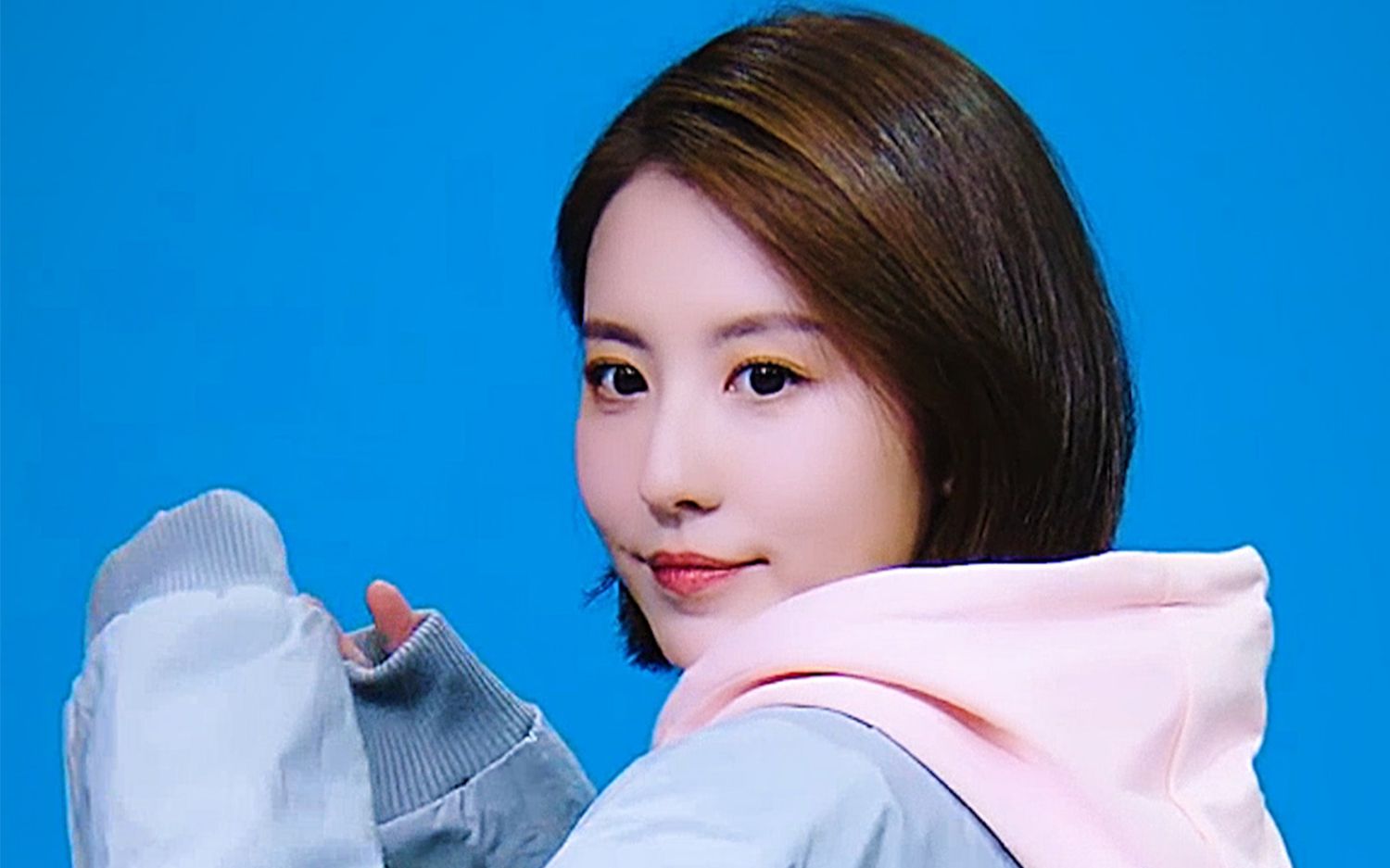 罗永浩直播间的女主播,罗永浩直播间小姐姐安甜,罗永浩直播回放完整