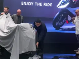 下载视频: QJMOTOR钱江摩托新车QJ1100GS-8C