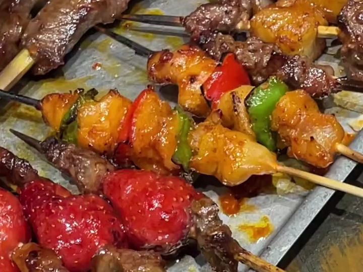 在市中心吃到了韩国街同款五花肉泡菜牛肉卷