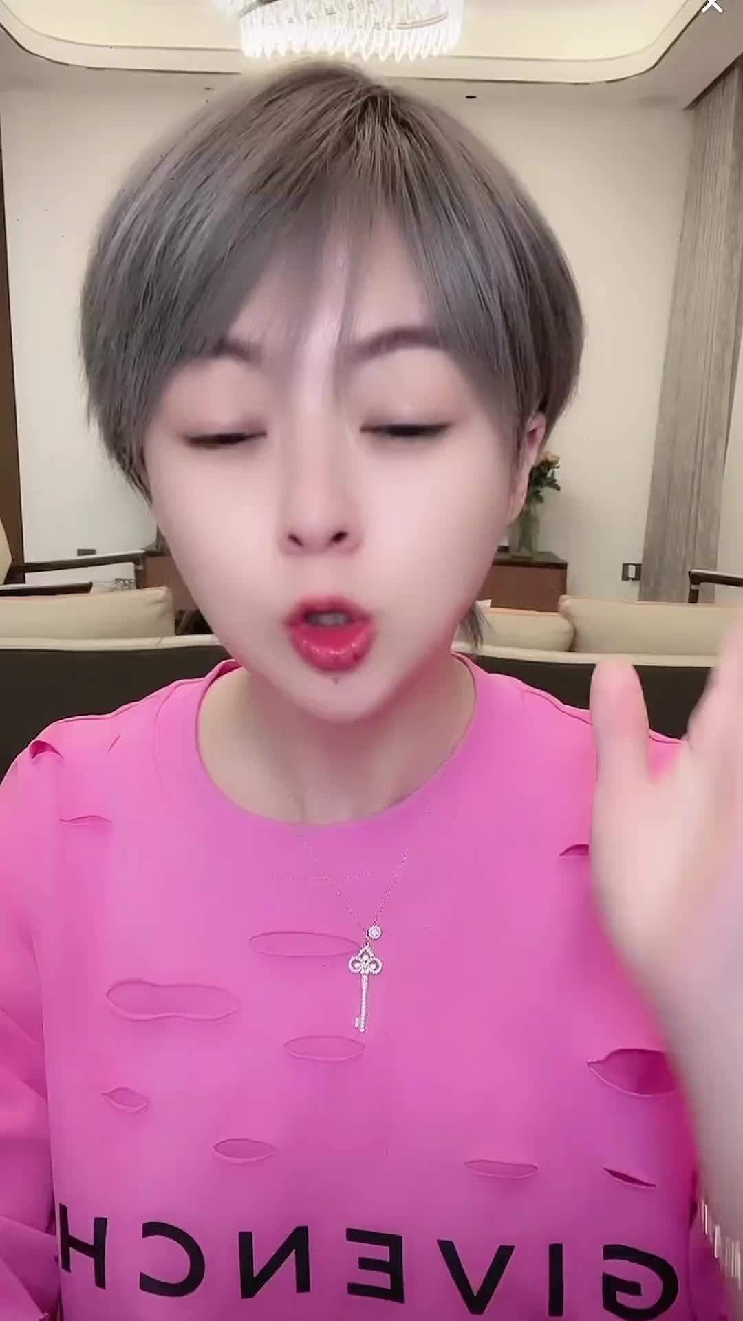 哈哈哈哈哈小白牙 这个主播不一般 请签收你的小可爱