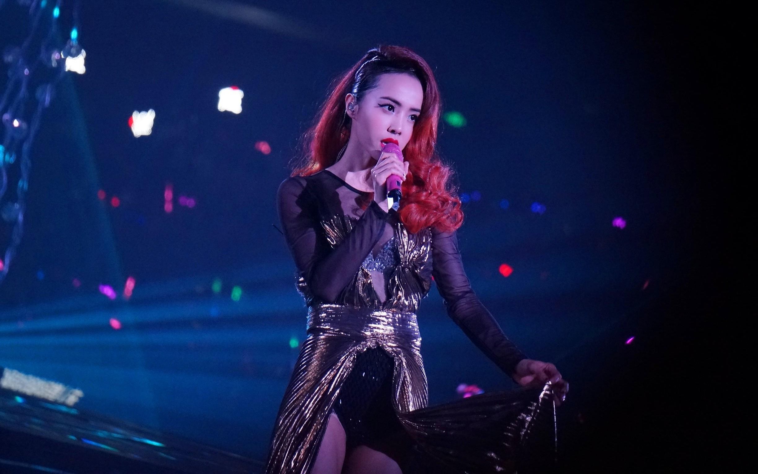 蔡依林:《恶之必要 甜秘密 怪美的 脑公》(第14届 kkbox 风云榜 压轴