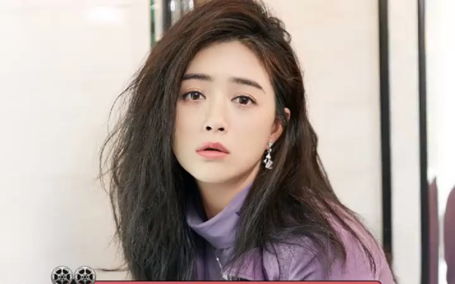 38岁蒋欣瘦回小v脸,颇有御姐气质