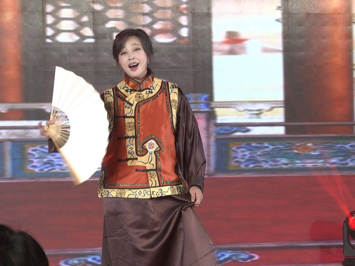 刘晓庆深情演唱《大碗茶》"江山如此多娇"2024龙年中国书画春晚