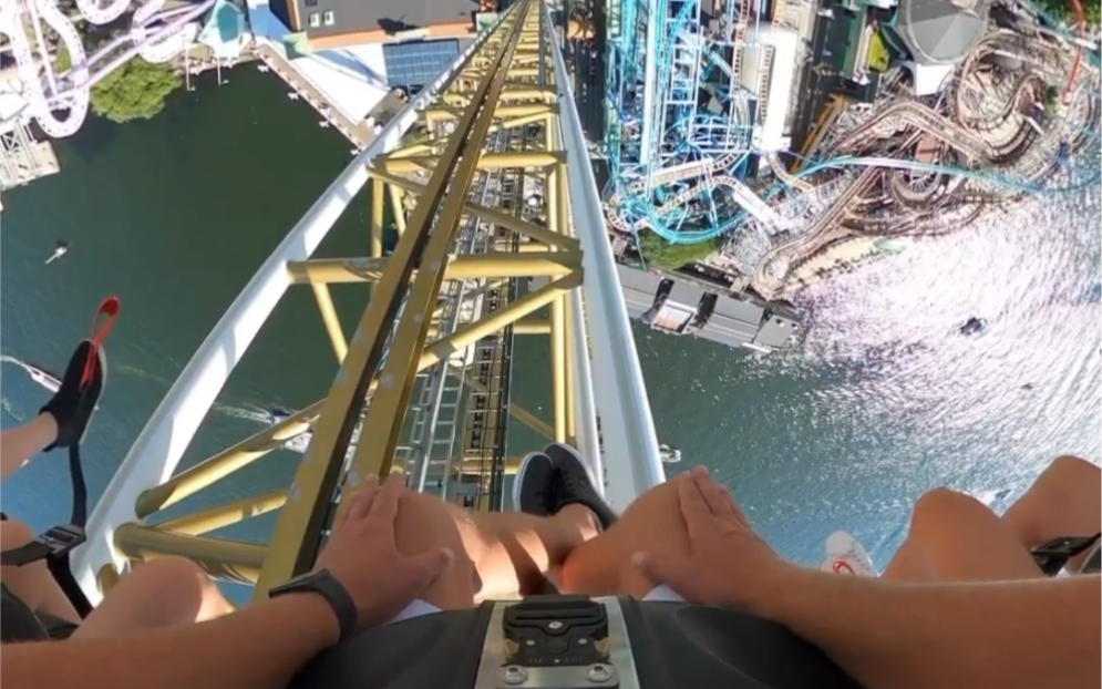 第一视角坐过山车|准备好尖叫和天旋地转了吗?