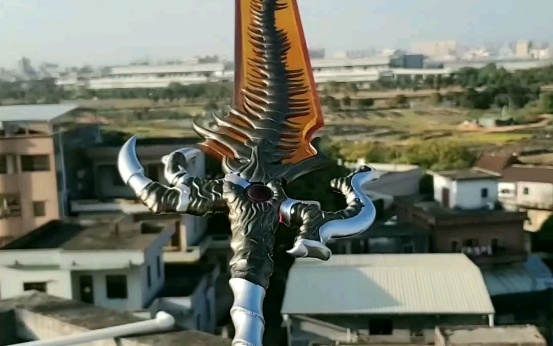 等虎魄成年再把蛛魂吊起来打.#神兵小将 #神兵玄奇