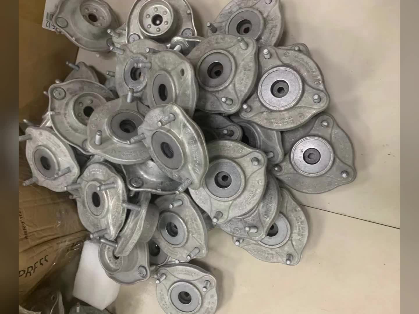 奔驰减震顶胶平面轴承