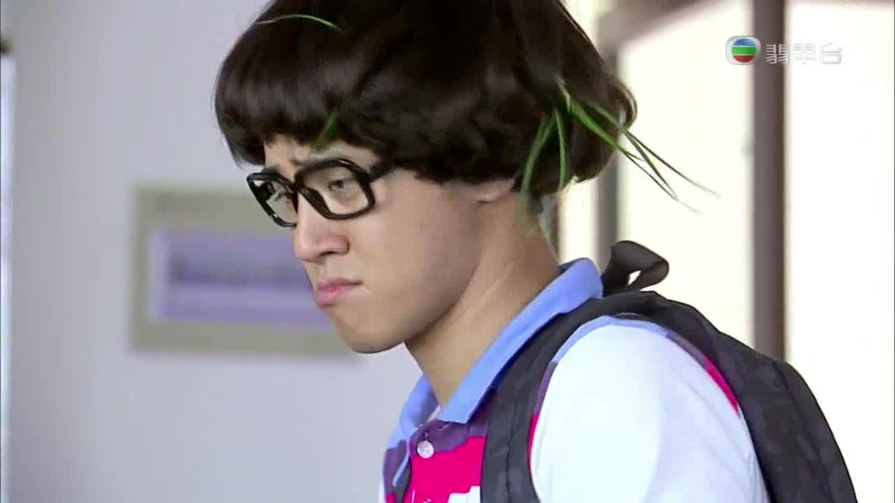 【海派甜心】林达浪到教室不小心坐到了陈宝珠的位置上,发现了陈宝珠