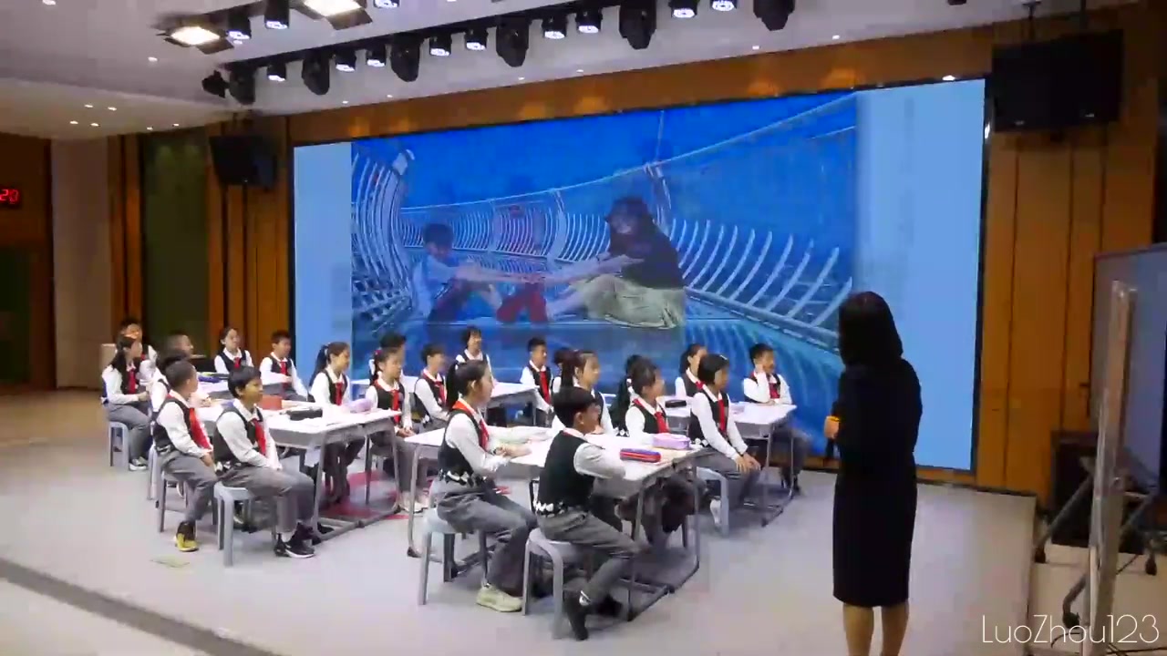 [图]特级教师陆虹老师执教《海滨小城》|《父爱之舟》|学习任务群沙龙 刘荣华等|第六届全国小学“创课”博览会（23日上午语文专场）