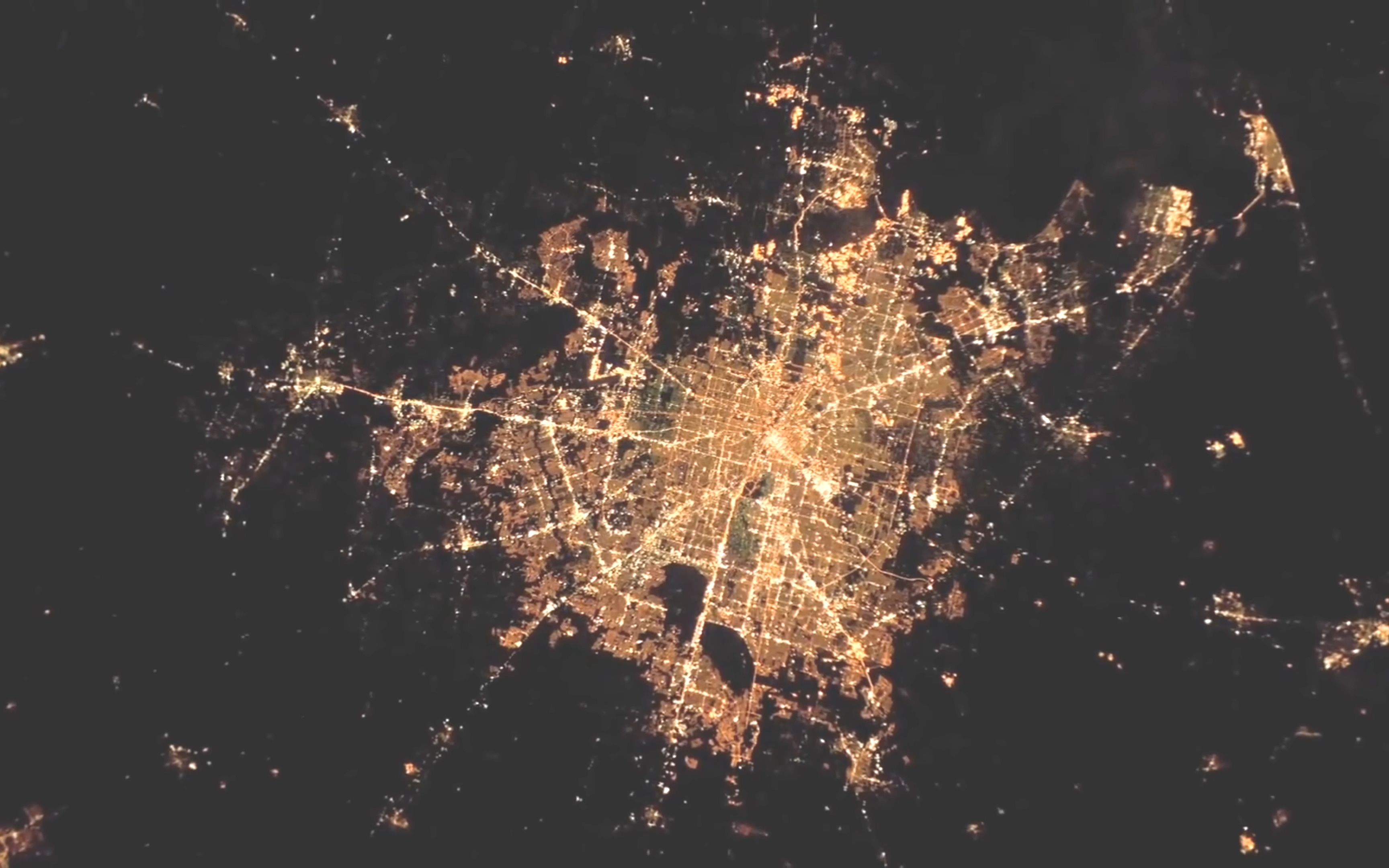 从空间站看地球各大洲城市夜景灯光细节4k