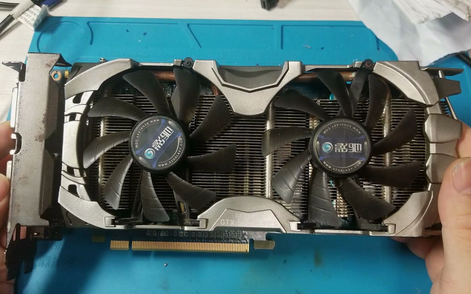 小伙伴的影驰gtx560se坏了,学我更换mos管,换一个烧一个_哔哩哔哩