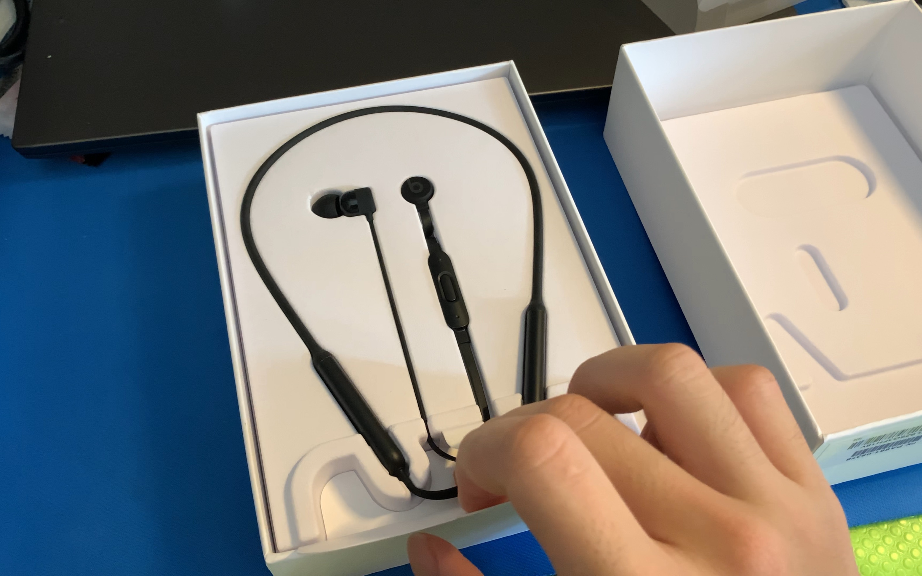 官换beats x 开箱