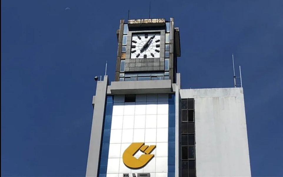 丽水市温州银行的钟楼(非整点,无报时)