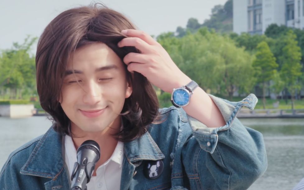 【一起同过窗】文艺青年路桥川竟沦落到街头卖艺,是