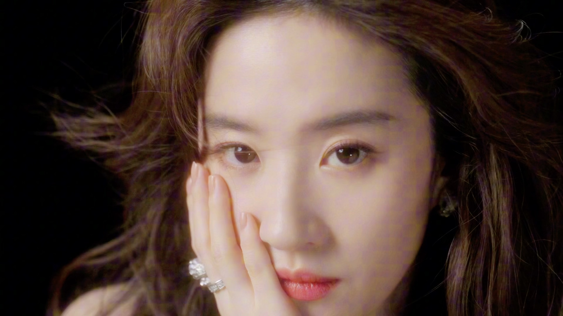 好贵的样子!我说钻戒 刘亦菲