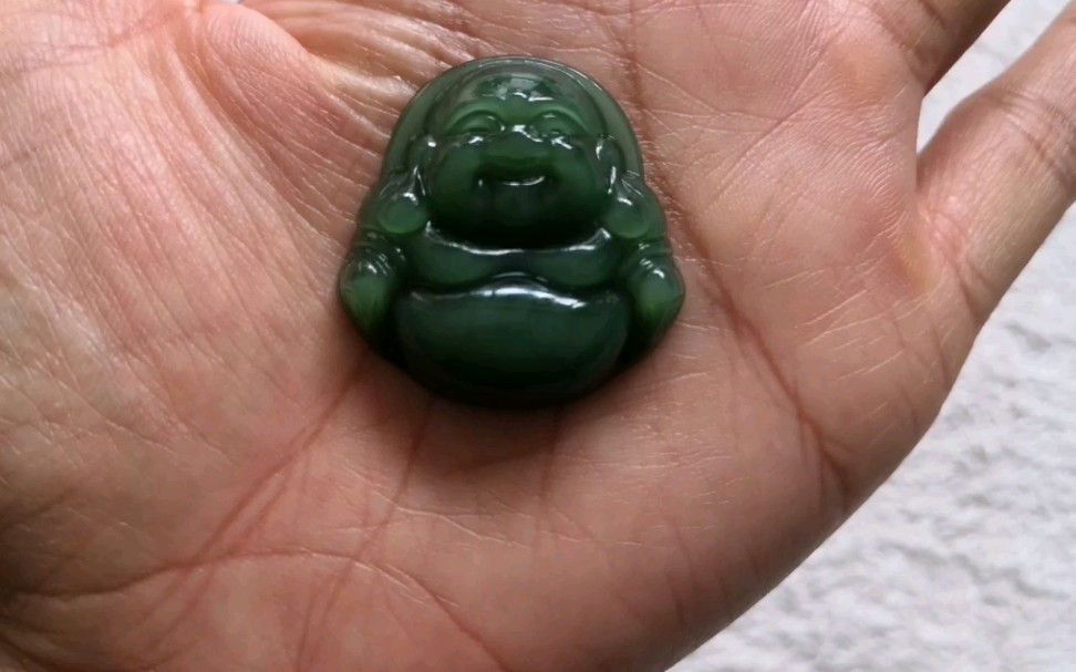 天然和田玉碧玉佛公项坠,俄碧菠菜绿冰绿笑佛,尺寸3厘米左右,厚1厘米