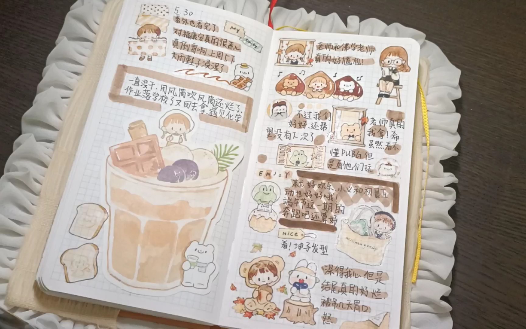 手帐阿卓棕色系weeks排版