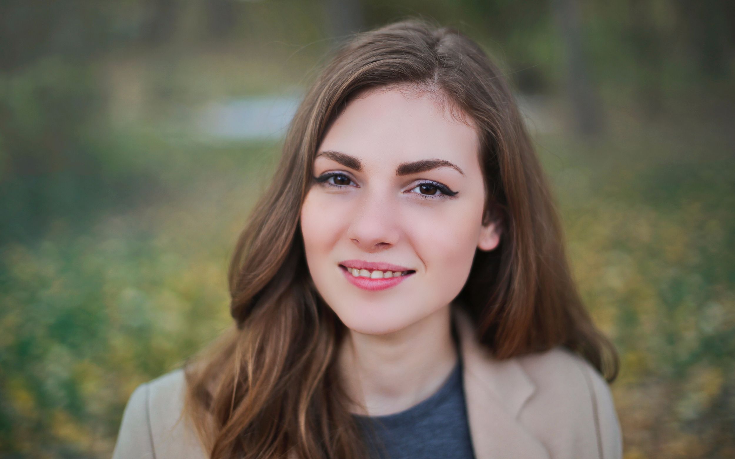 ps后期调色:梦梦教你用ps滤镜来磨皮精修