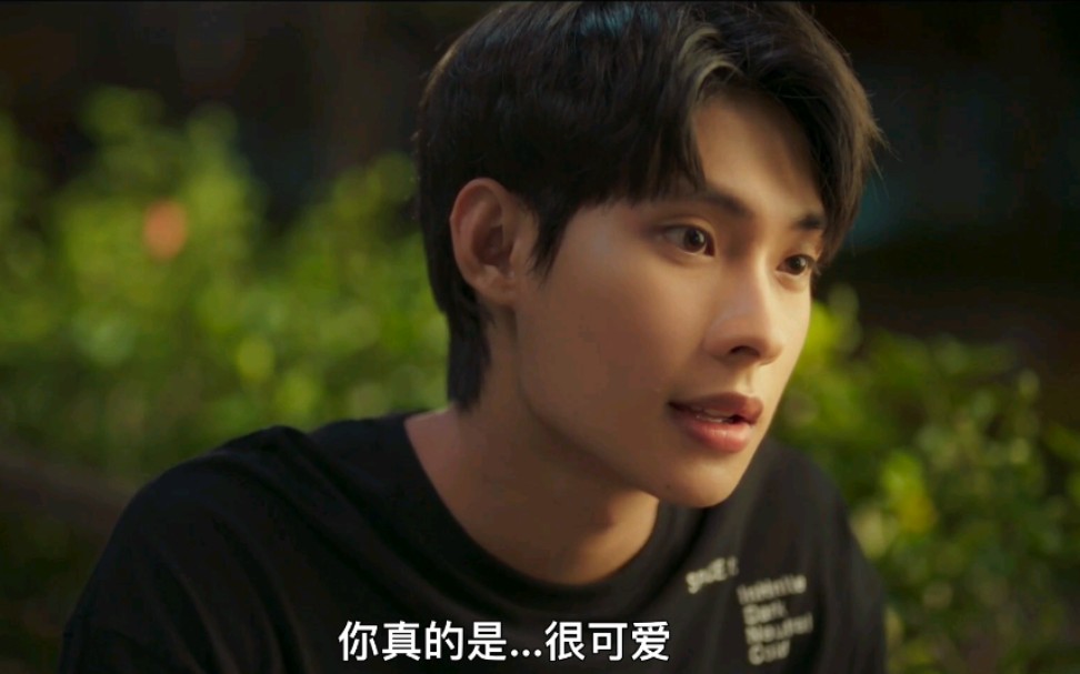 当一个男生对另一个男生说你很可爱那他就完了坠入爱河