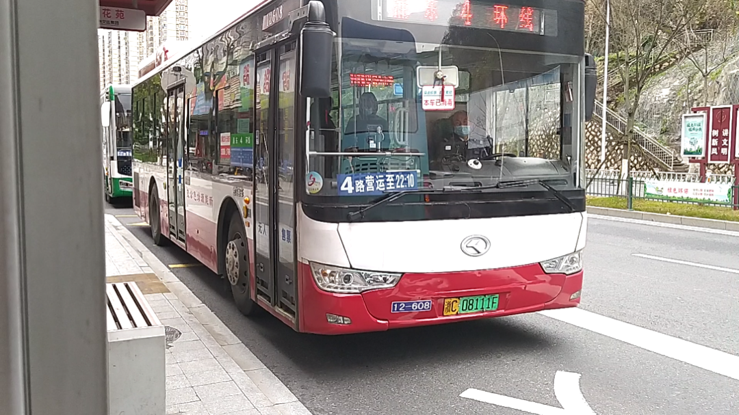 溫州公交4路和b501完全是兩個年份的車