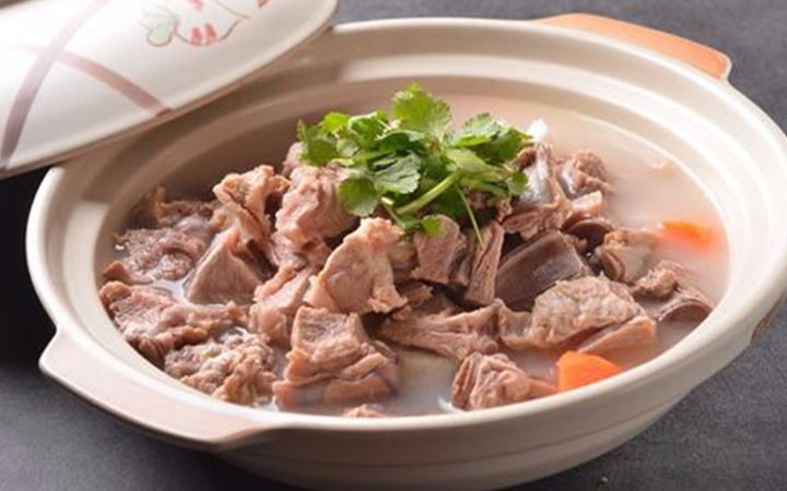 教你在家炖羊汤,肥而不腻,一口气能喝三碗,太好喝了 清汤羊肉