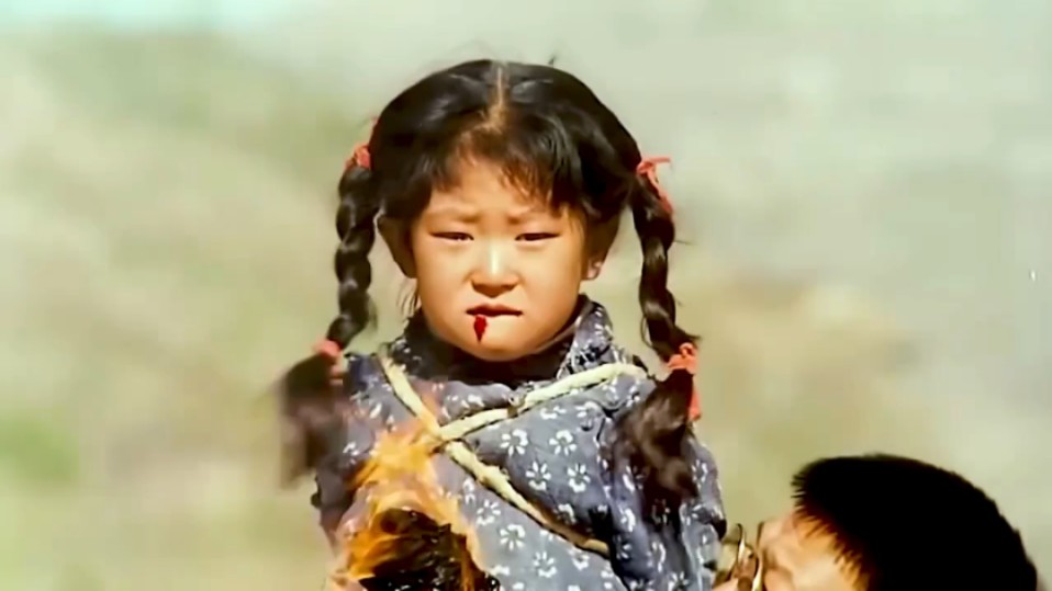 《黄河绝恋》小女孩面对鬼子的威胁