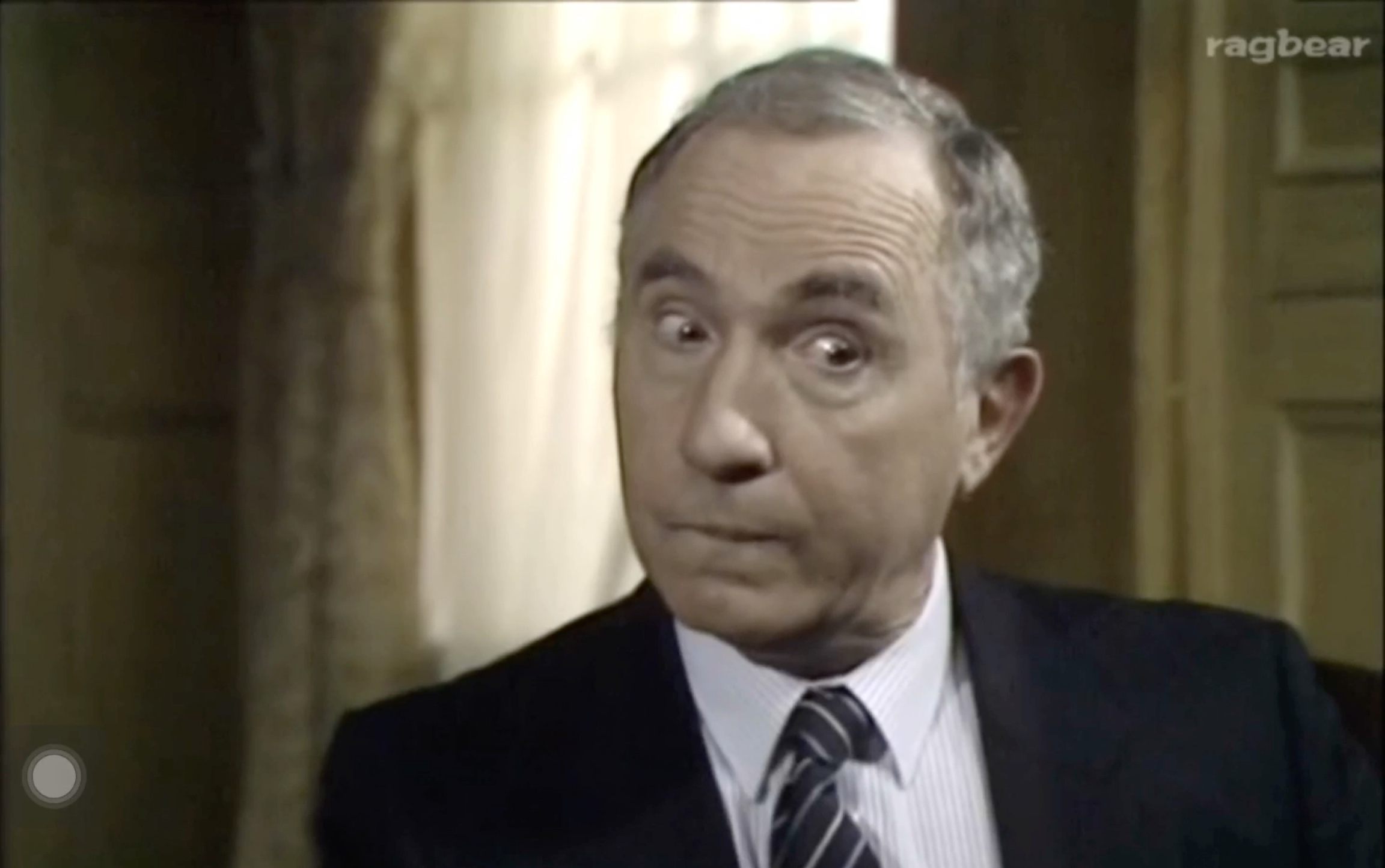 【是,首相】一穷二白汉弗莱,口无遮拦上电台