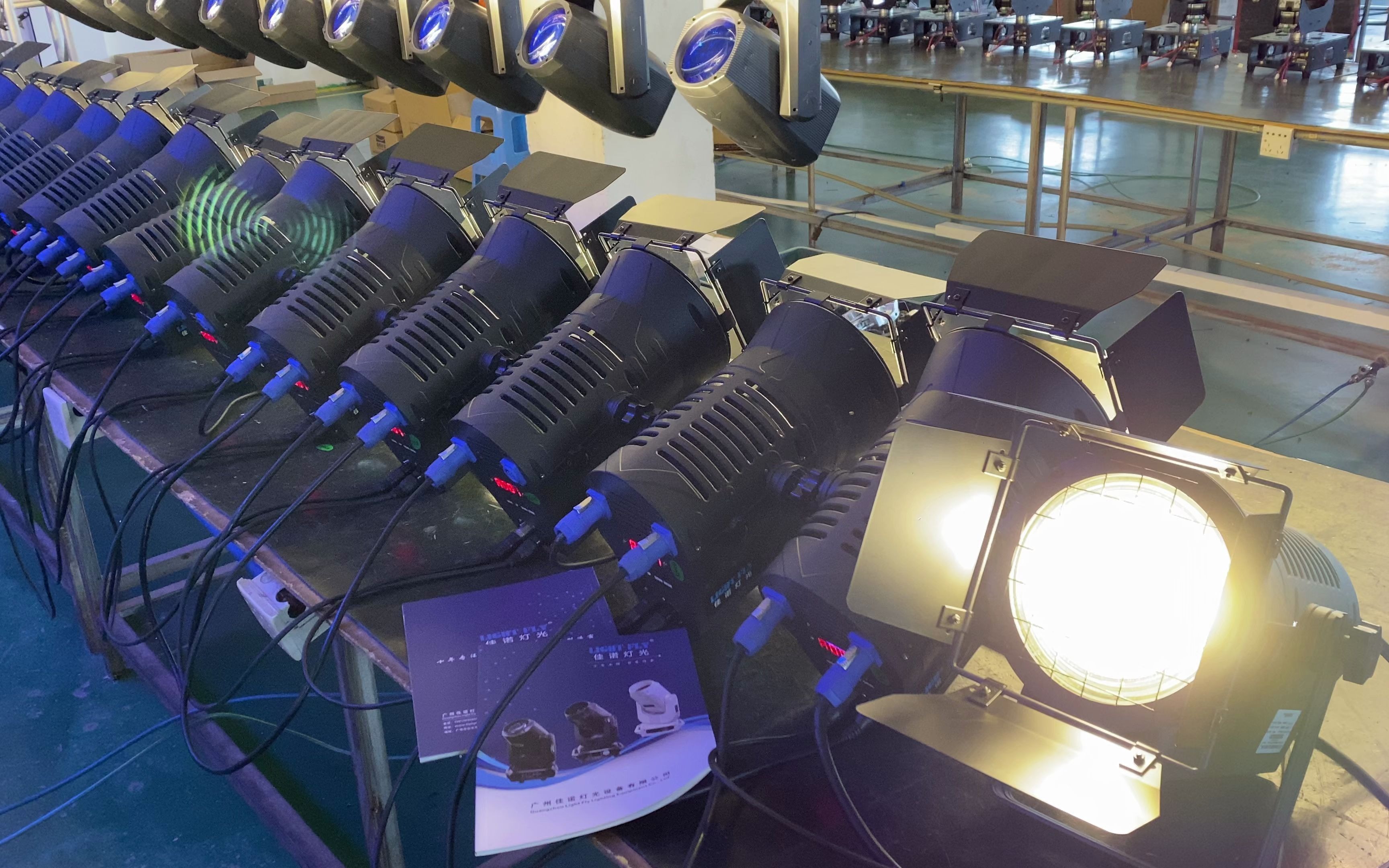 学校剧院剧场灯光常用led聚光灯