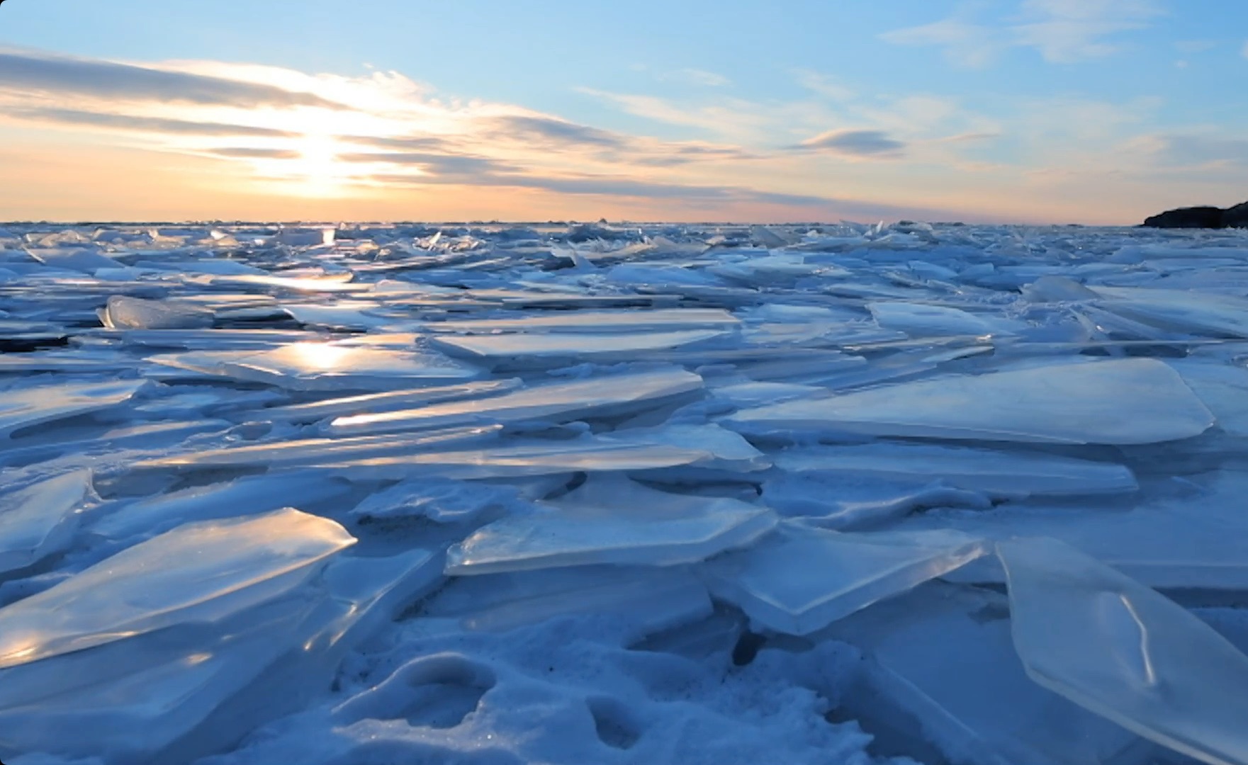 冰封雪国—呼伦湖湿地