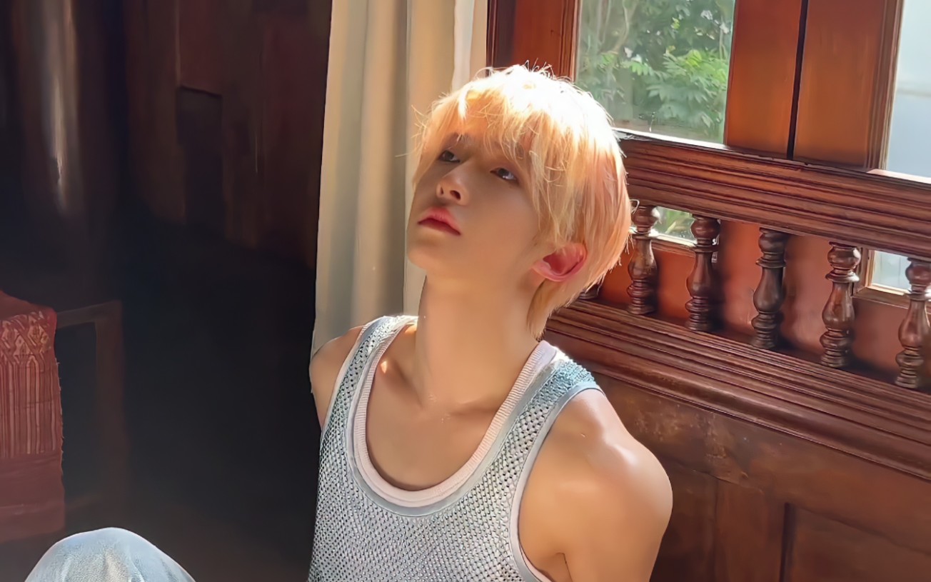 好像漫画里的金发少年,氛围感绝了.