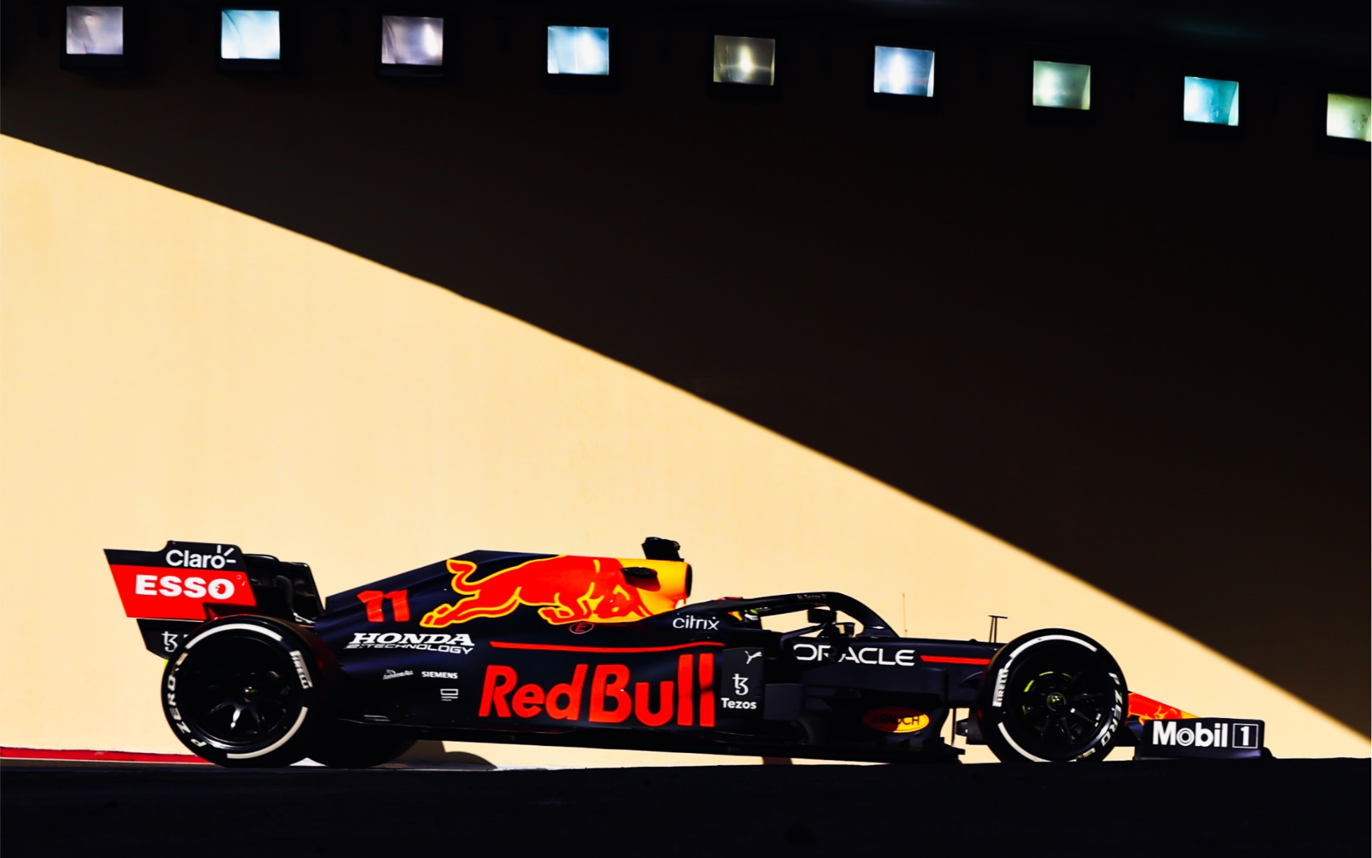 f1 巴林大奖赛 红牛佩大师p20到p1超车秀!