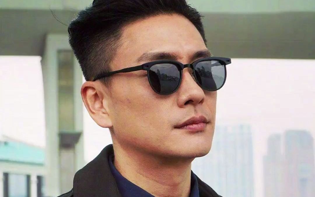 黄宗泽会耍魔术不料laughing哥会耍手段