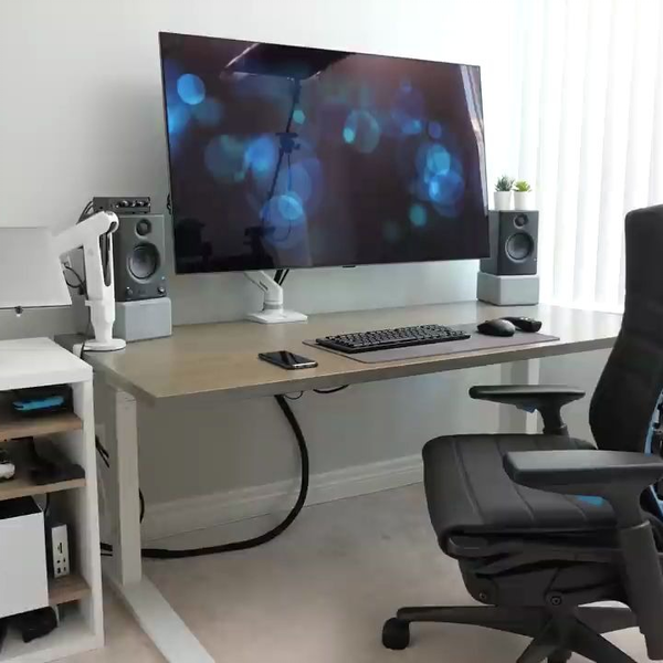 Dream Desk Setup 5.0  Big Screen Productivity and Gaming 