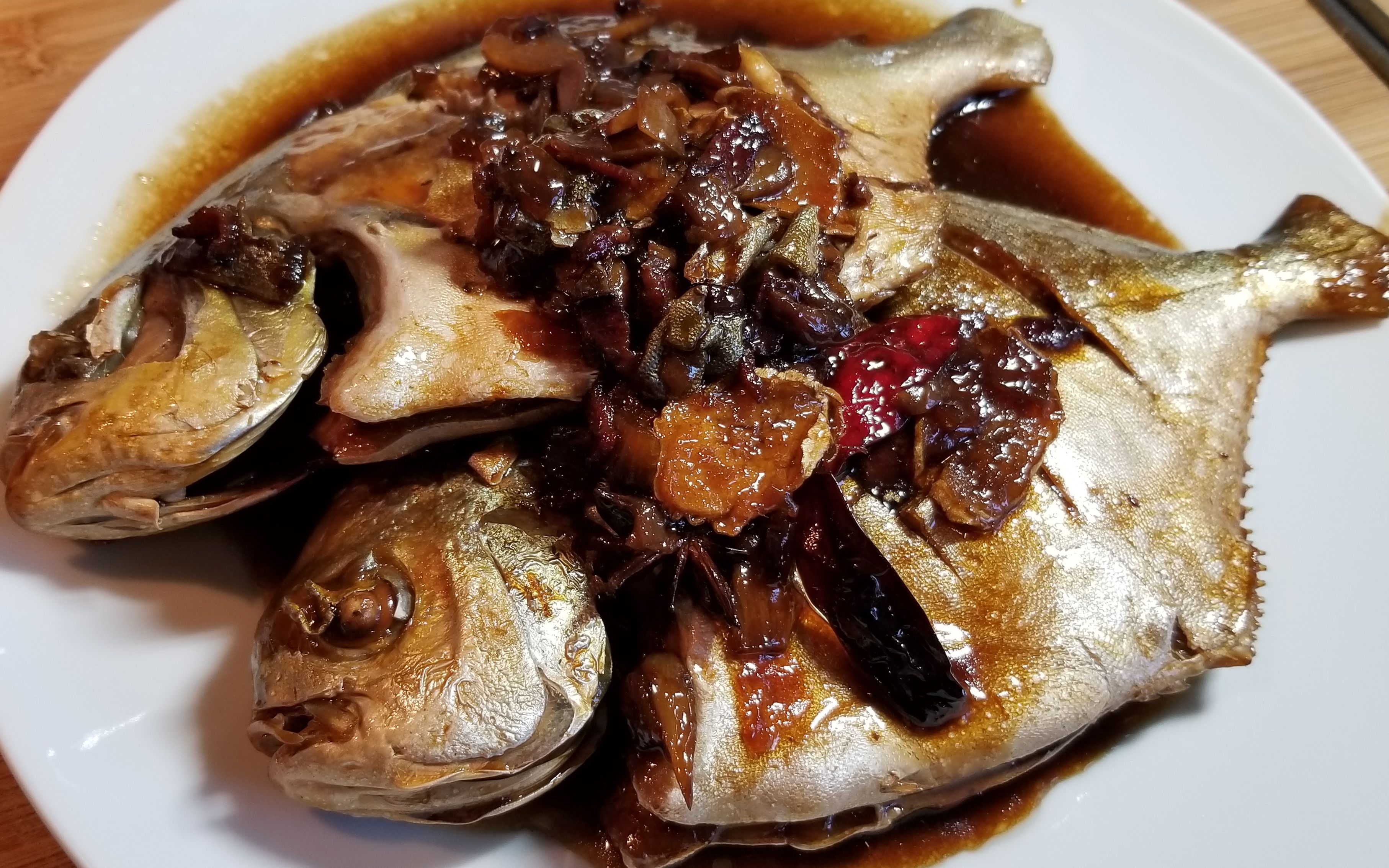 soysaucebraisedpompanofish红烧鲳鱼