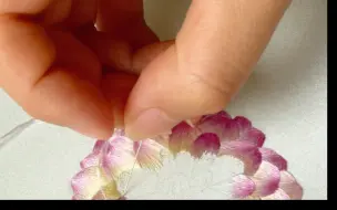 Descargar video: 大丽花花瓣刺绣 | 一朵花的艺术