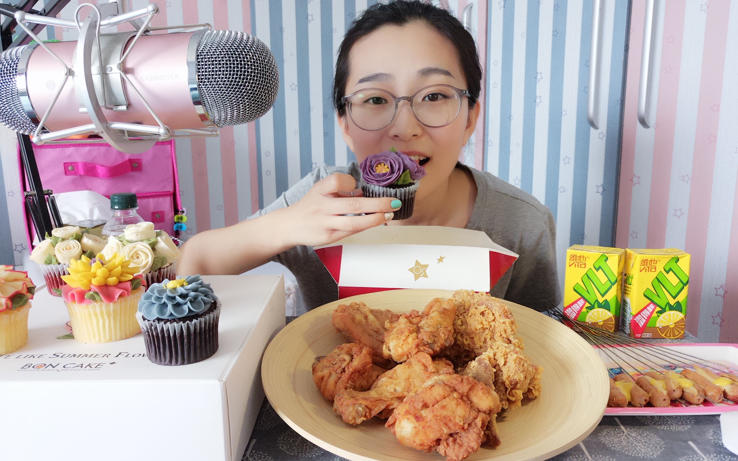 【中国吃播】吃播七七~-原味鸡,烤香肠,杯子蛋糕-第72期