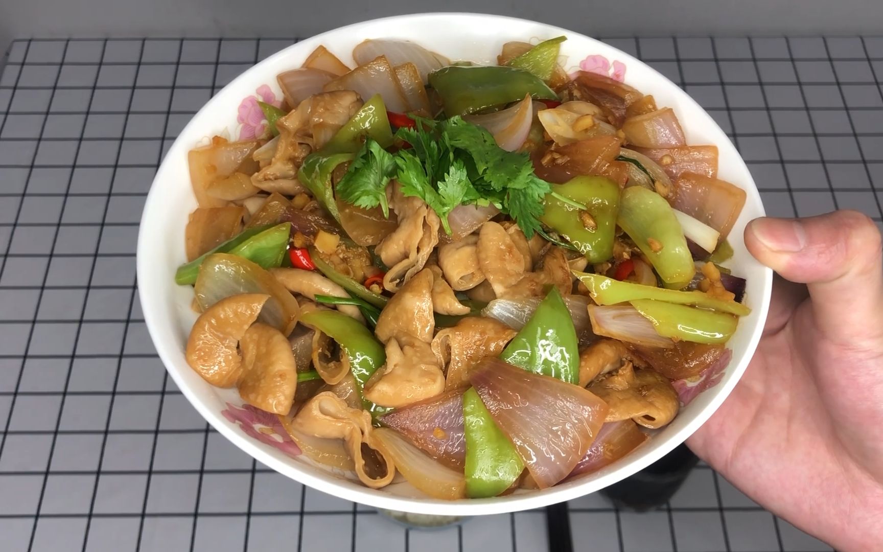 活动  洋葱炒肥肠(这东西真是让人又爱又恨~臭的嘞~但又香的嘞~)